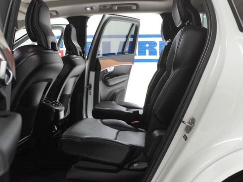 Used 2022 Volvo XC90 T6 Momentum w/ Advanced Package AWD/4WD image 24
