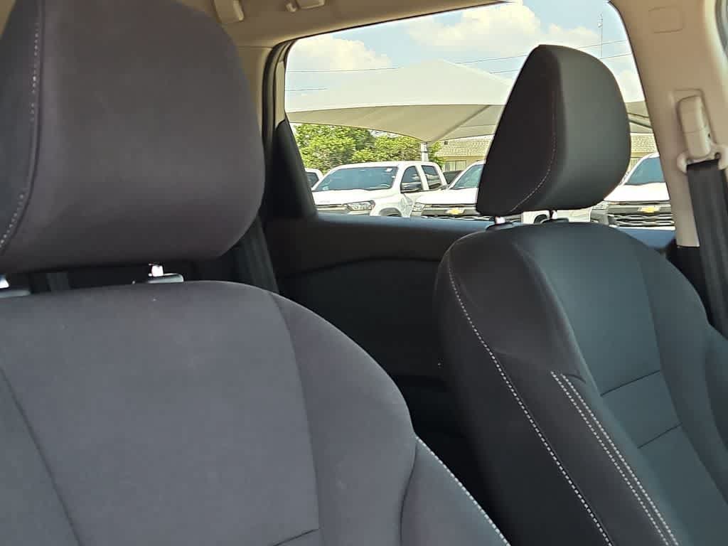 Used 2023 Nissan Rogue S AWD/4WD image 18
