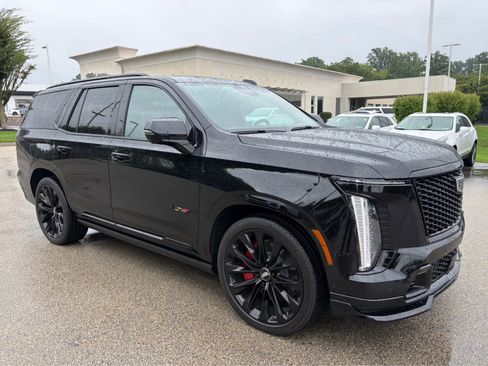 Used 2026 Cadillac Escalade V w/ LPO, ONYX Package AWD/4WD image 5