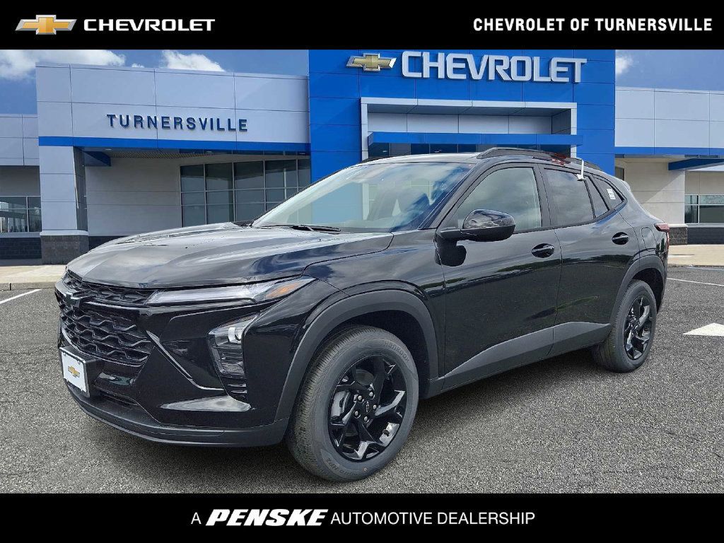 New 2026 Chevrolet Trax LT w/ Sunroof Package FWD image 1
