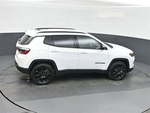 New 2026 Jeep Compass Latitude image 28