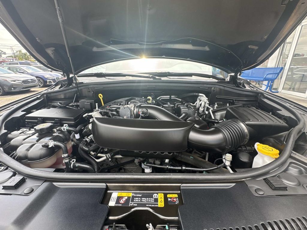 Used 2024 Dodge Durango GT AWD/4WD image 3