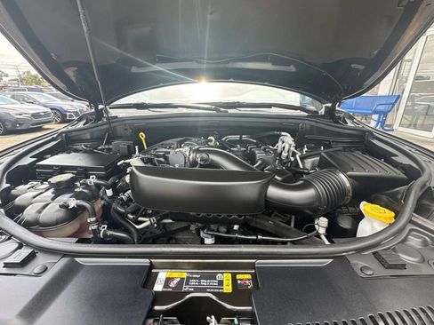 Used 2024 Dodge Durango GT AWD/4WD image 3