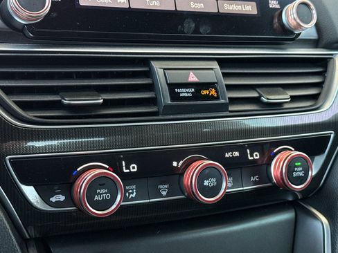 Used 2018 Honda Accord Sport image 20