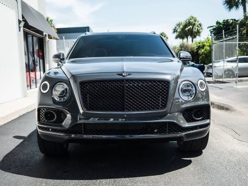 Used 2018 Bentley Bentayga AWD/4WD image 2