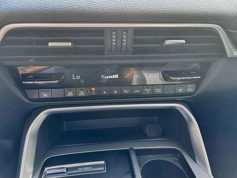 Certified 2025 MAZDA CX-90 3.3 Turbo w/ Preferred Package AWD/4WD image 16