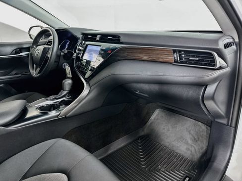Used 2019 Toyota Camry LE FWD image 27