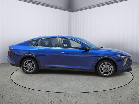 Used 2025 Kia K4 FWD image 4
