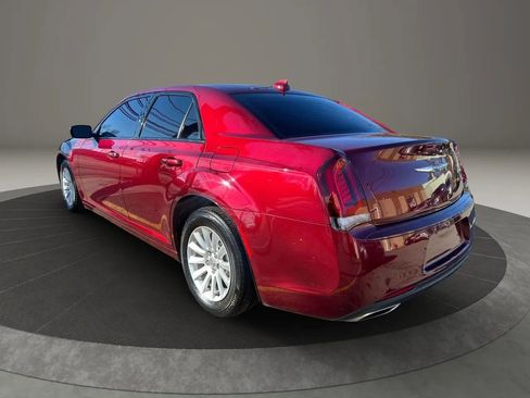 Used 2019 Chrysler 300 Touring w/ Sport Appearance Package image 7