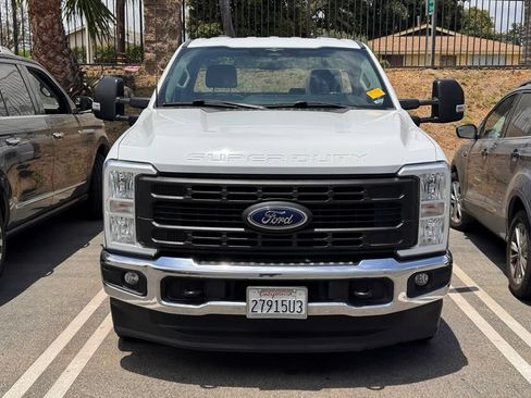Used 2023 Ford F250 XL w/ 360-Degree Camera Package AWD/4WD image 2