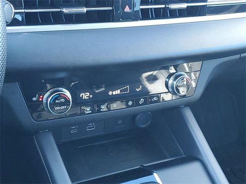 Used 2024 Mitsubishi Outlander SE image 31