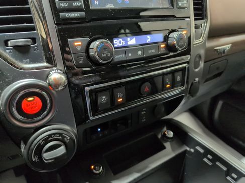 Used 2017 Nissan Titan Platinum Reserve image 19