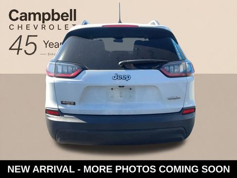 Used 2019 Jeep Cherokee Latitude Plus w/ Cold Weather Group FWD image 4