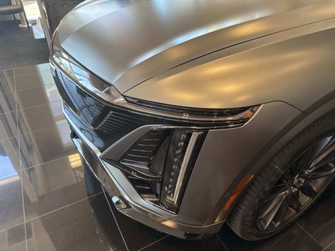New 2026 Cadillac Lyriq V AWD/4WD image 9