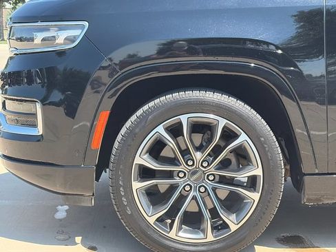 Used 2022 Jeep Grand Wagoneer Series III w/ Rear Seat Video Group 1 AWD/4WD image 4