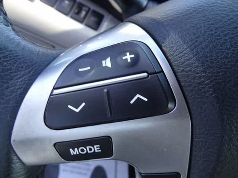 Used 2013 Toyota Highlander Limited AWD/4WD image 11