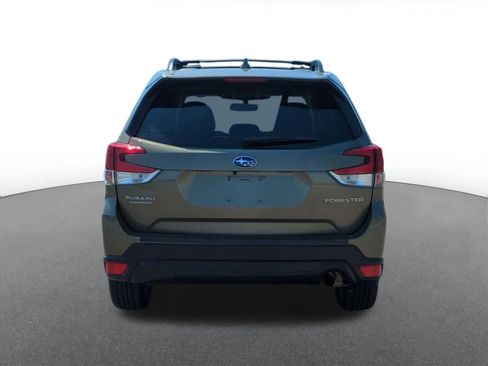 Used 2023 Subaru Forester Premium AWD/4WD image 5