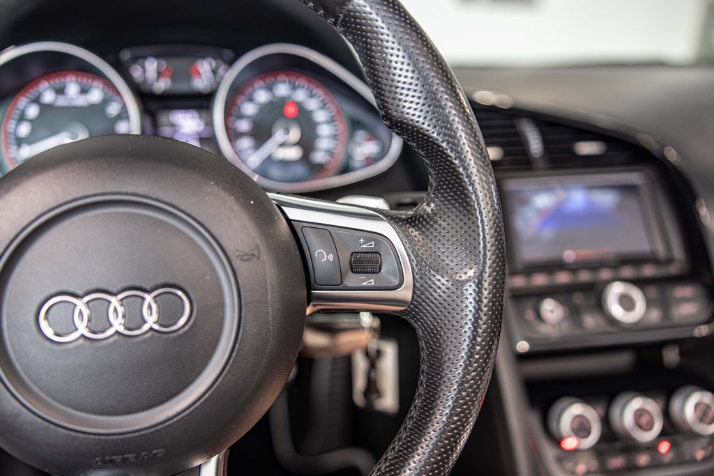 Used 2012 Audi R8 V10 AWD/4WD image 25