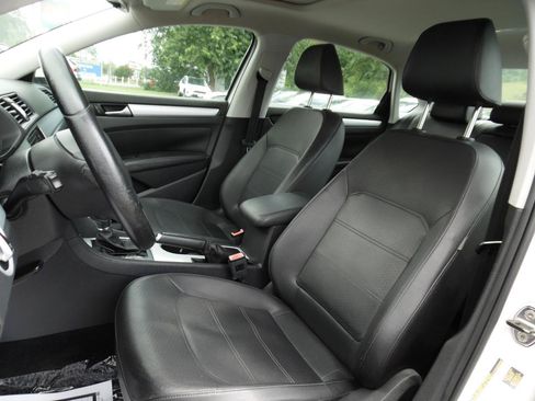Used 2013 Volkswagen Passat 2.5 SE FWD image 12
