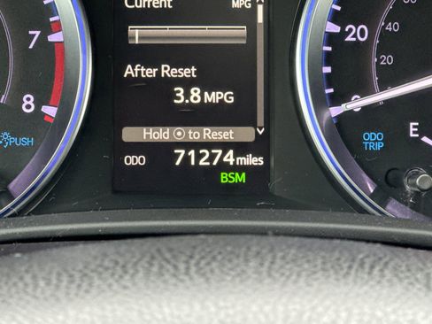 Used 2019 Toyota Highlander SE image 28