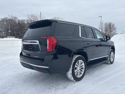 Used 2021 GMC Yukon SLT w/ SLT Luxury Package image 3