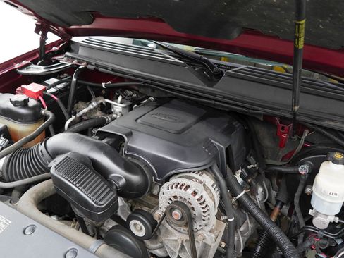 Used 2011 Chevrolet Suburban LTZ AWD/4WD image 30
