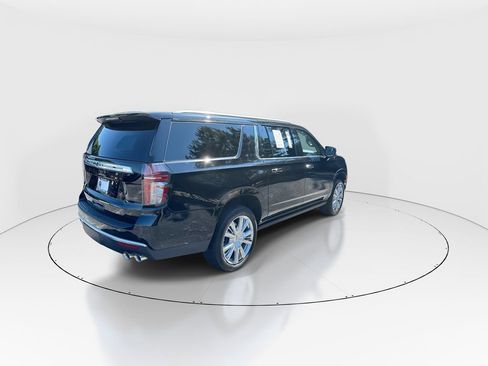 Used 2024 Chevrolet Suburban High Country AWD/4WD image 8