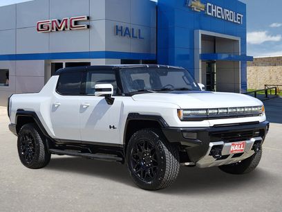 New 2025 GMC Hummer EV 2X w/ LPO, Dark Essentials Package