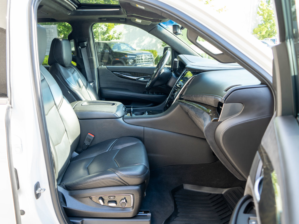 Used 2019 Cadillac Escalade Platinum AWD/4WD image 10