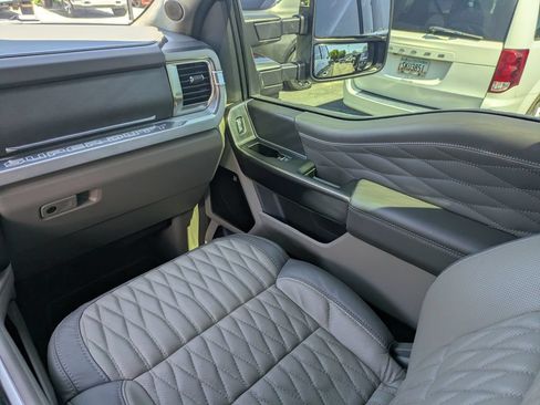Used 2026 Ford F250 Platinum w/ Platinum Plus Package AWD/4WD image 19