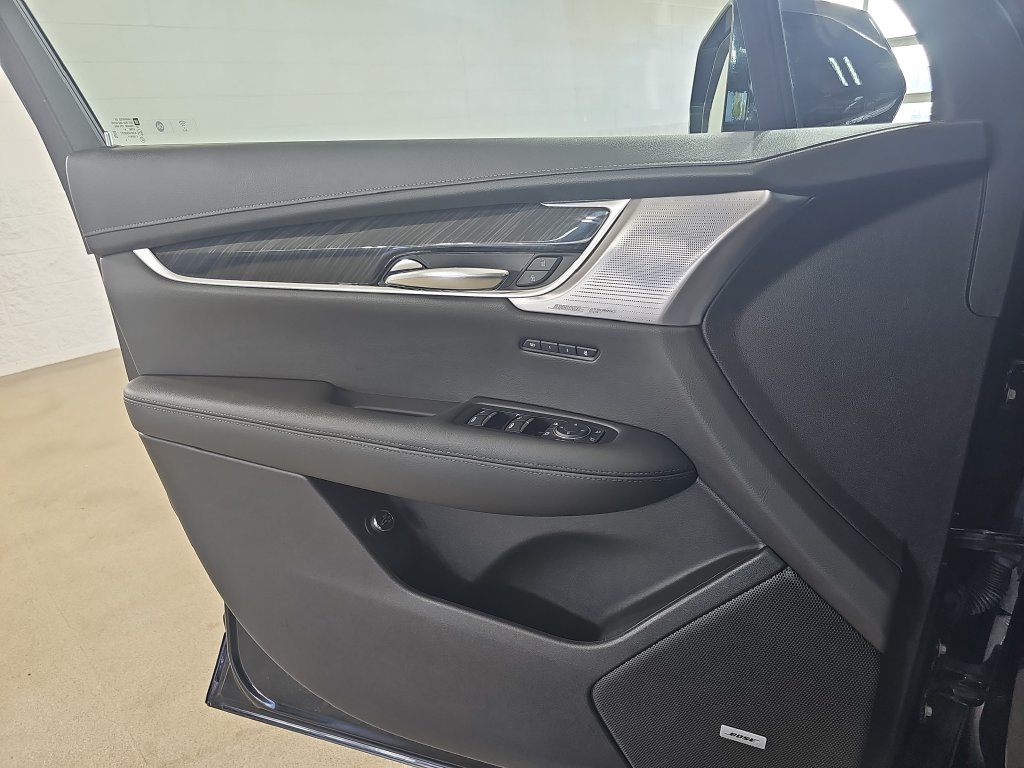 Used 2020 Cadillac XT6 Premium Luxury AWD/4WD image 34