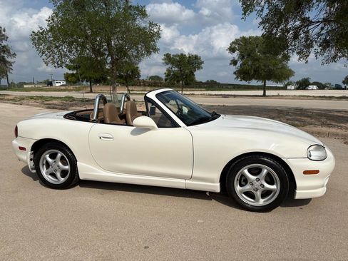 Used 2000 MAZDA MX-5 Miata RWD image 64