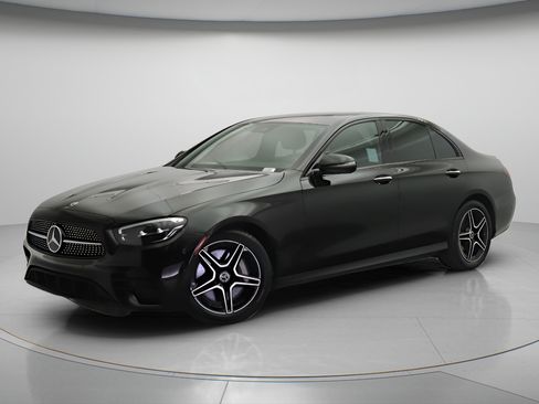 Used 2022 Mercedes-Benz E 350 Sedan image 3