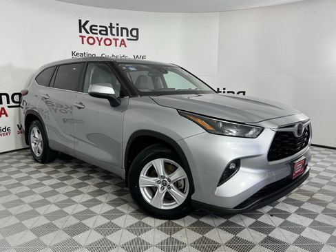 Certified 2022 Toyota Highlander LE image 3