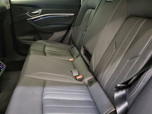 Used 2021 Audi e-tron Premium Plus w/ Premium Plus Package image 13