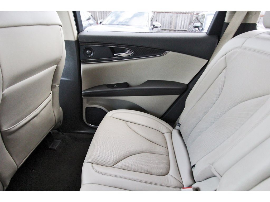 Used 2020 Lincoln Nautilus Reserve w/ Cargo Utility Package FWD image 15