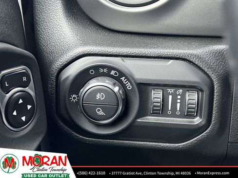 Used 2022 Jeep Gladiator Willys image 25