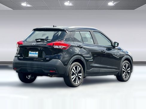 Used 2019 Nissan Kicks SV FWD image 8