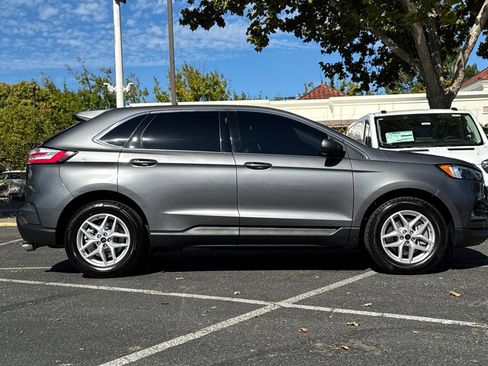 Used 2023 Ford Edge SEL AWD/4WD image 3