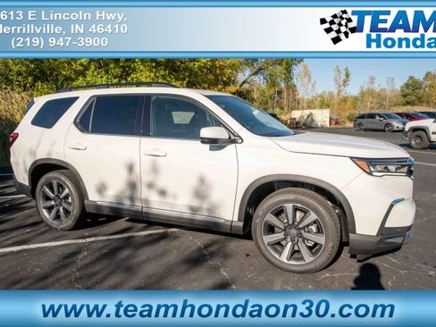 New 2025 Honda Pilot Touring image 1