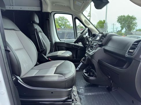Used 2026 RAM ProMaster 2500 w/ Convenience Group FWD image 33