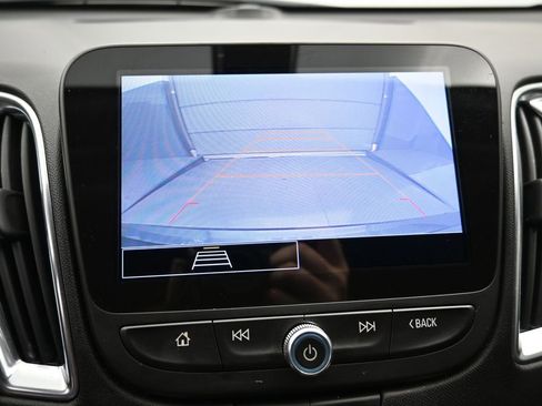 Used 2021 Chevrolet Malibu LT image 17