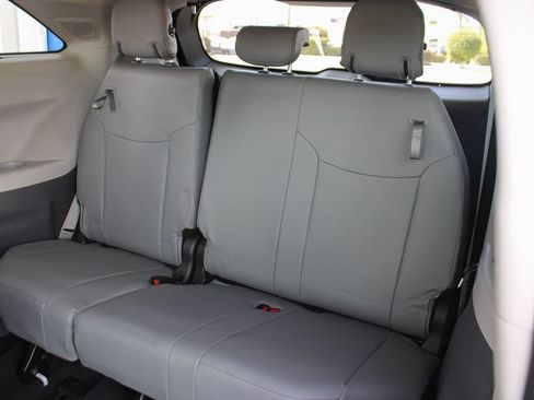 Used 2024 Toyota Sienna Limited FWD image 20