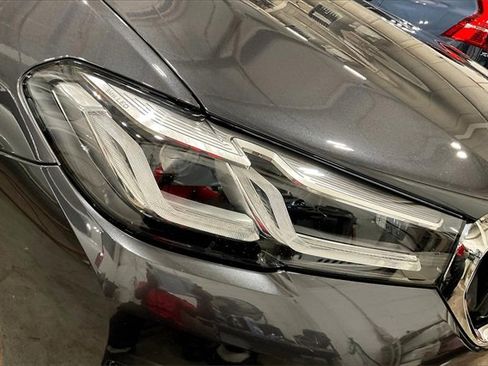 Used 2021 BMW 530i xDrive w/ Premium Package image 29