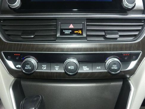 Used 2018 Honda Accord Touring image 37
