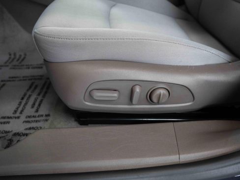 Used 2025 Chevrolet Malibu LT FWD image 12