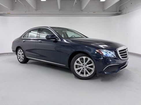 Used 2017 Mercedes-Benz E 300 4MATIC image 7