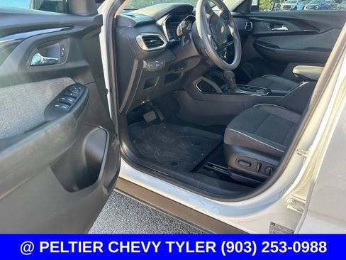 Used 2022 Chevrolet TrailBlazer LT FWD image 10