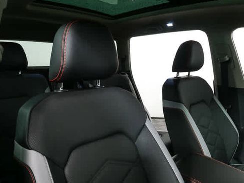Certified 2025 Volkswagen Atlas Peak Edition SE AWD/4WD image 25