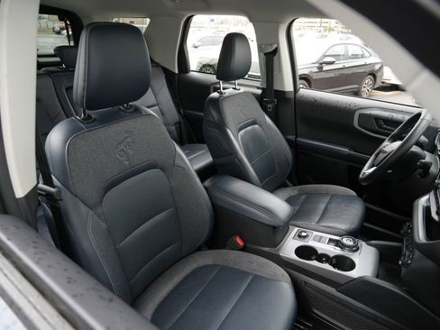 Used 2021 Ford Bronco Sport Outer Banks w/ Outer Banks Package (96D) image 28